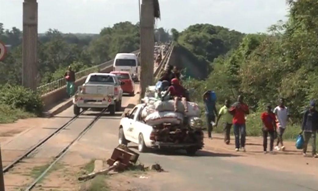 PASSAGEM DE NÍVEL SEM GUARDAProjecta-se construção de uma ponte rodoviária em Magude.jpg