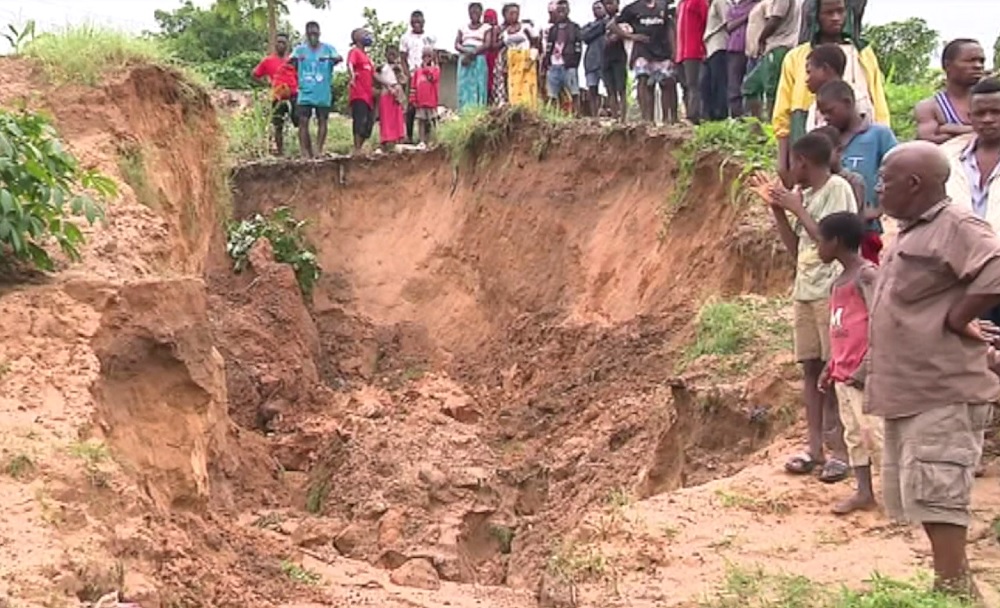 Deslizamento De Terra Mata Duas Pessoas E Fere Uma Outra Em Nacala Porto Nampula 