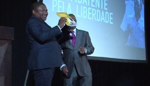 “M’TOTO – Combatente pela liberdade”: Obra de Eduardo Nihia lançada ontem em Maputo