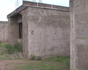 Empreiteiro apodera-se de dinheiro abandona obra a metade e causa outros prejuízos