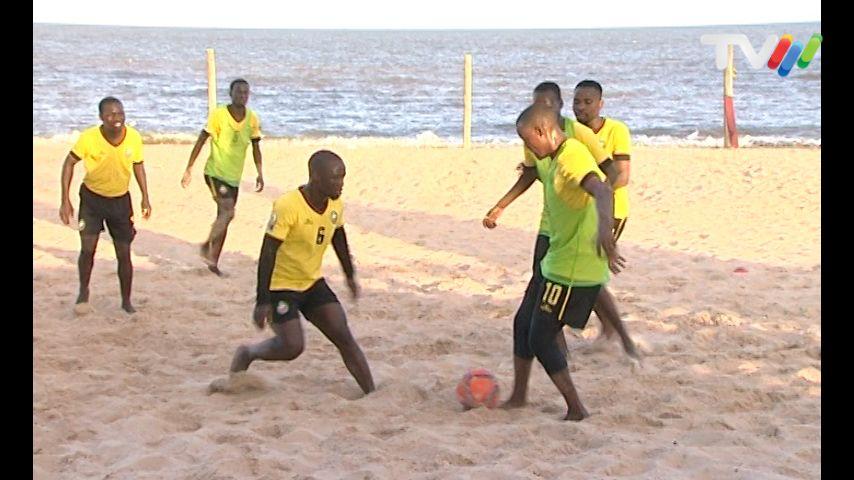 Fotebol de praia.jpg