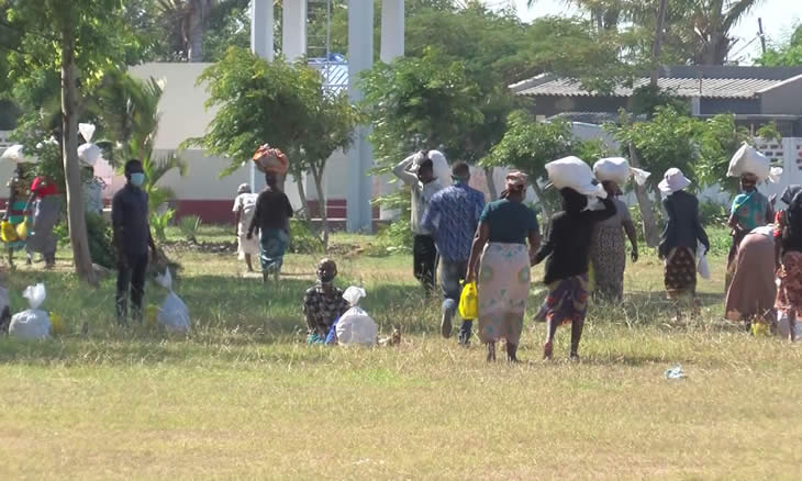 Familias carenciadas Beira.jpg