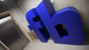 Facebook acusado de discriminação racial por colaborador e candidatos