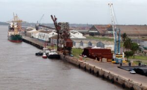 Presidente Nyusi inaugura 4 cais no Porto de Maputo