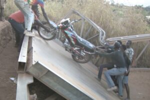 Ponte sobre Rio Murririmue danificada: Distritos de Larde e Moma estão isolados da Cidade de Nampula