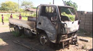 Pânico em Mieze, Distrito de Metuge: Desconhecidos queimam duas viaturas e três casas