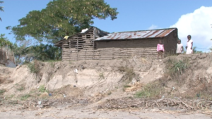 Zambézia: Erosão poderá deixar 2500 famílias sem casa na Vila de Chinde