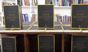 “Zeus, quando é cão”:  Livro do jornalista Francisco Muianga lançado na Cidade da Beira