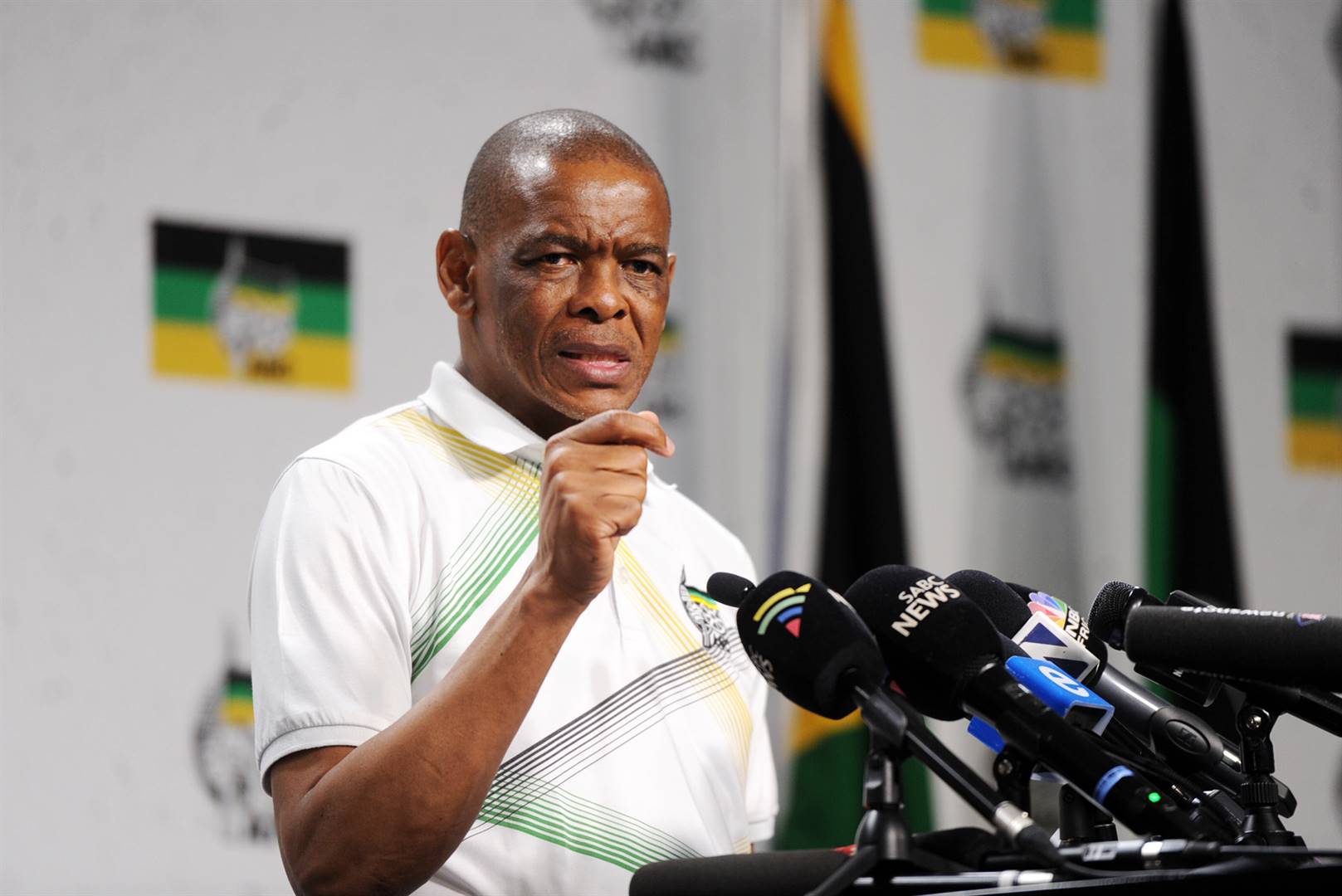 ANC expulsa Ace Magashule antigo Secretário Geral do partido