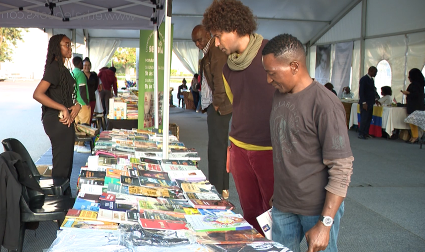 Já decorre a IX edição da  Feira do Livro da Cidade de Maputo