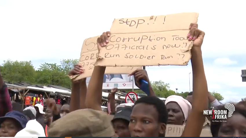 Residentes de Nkomazi saem em marcha e apontam dedo aos moçambicanos